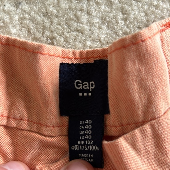 Size 40 gap orange khaki shorts. No stain or rips. - Picture 3 of 3